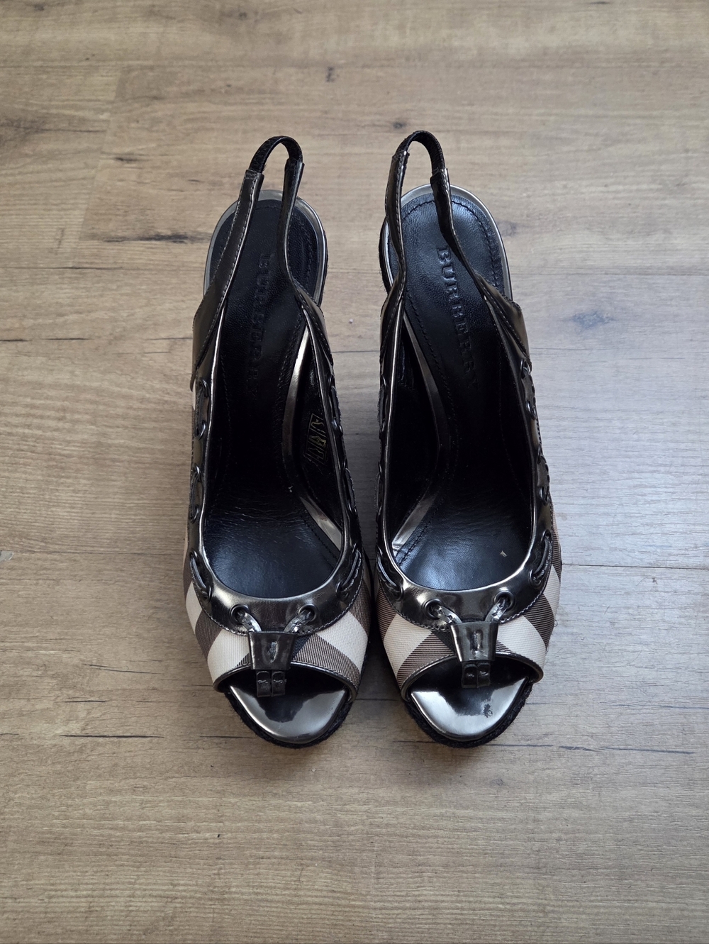 Burberry Espadrille Wedge - Picture 3 of 16
